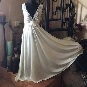 Vintage Olga Esque Full Sweep Skirt Long Maxi Nightgown Slip Dress Lingerie Plus